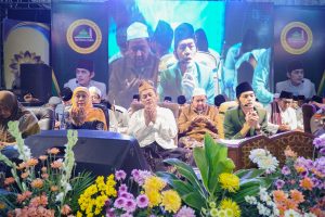 Bersama Ribuan Jamaah Majelis Sabilu Taubah, Gus Iqdam Doakan Khofifah Jadi Gubernur Lagi