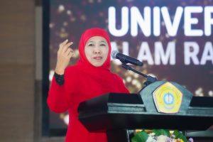 Khofifah Apresiasi Kontribusi Prof. Safi’ dalam Memperkuat Jajaran Guru Besar di UTM Bangkalan