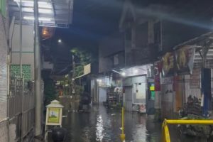 Diguyur Hujan Selama 3 Jam, 17 Desa di Waru Sidoarjo Terendam Banjir
